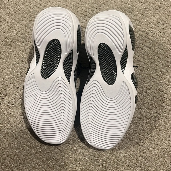 Brand New Sz 10 Air Zoom Flight ‘95 Metallic Silver 2015 No Box. Vintage